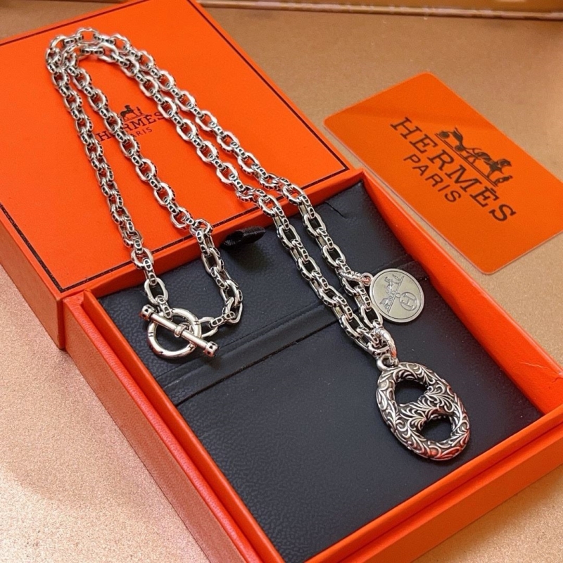 H**me5 necklaces